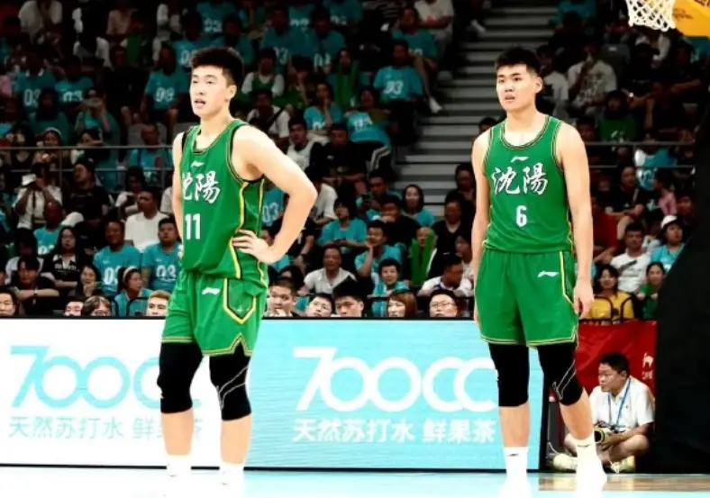 在国内没法, 因此被中国, 去海外打球